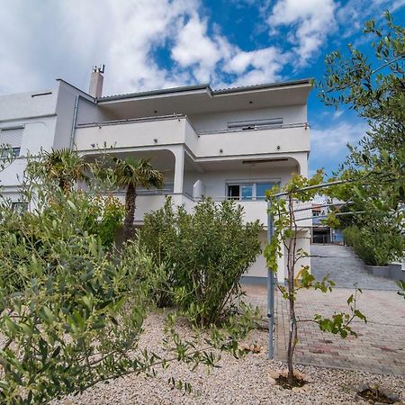 Apartments Oleander Krk Town Exterior photo