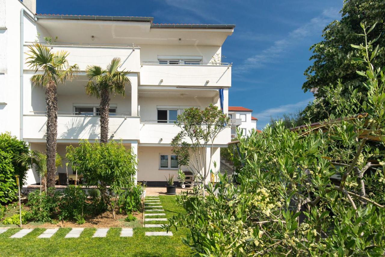 Apartments Oleander Krk Town Exterior photo