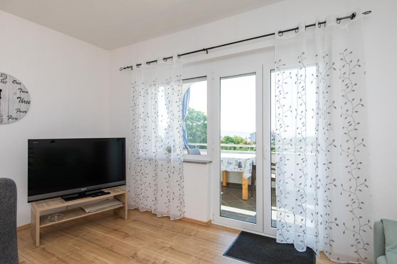 Apartments Oleander Krk Town Exterior photo