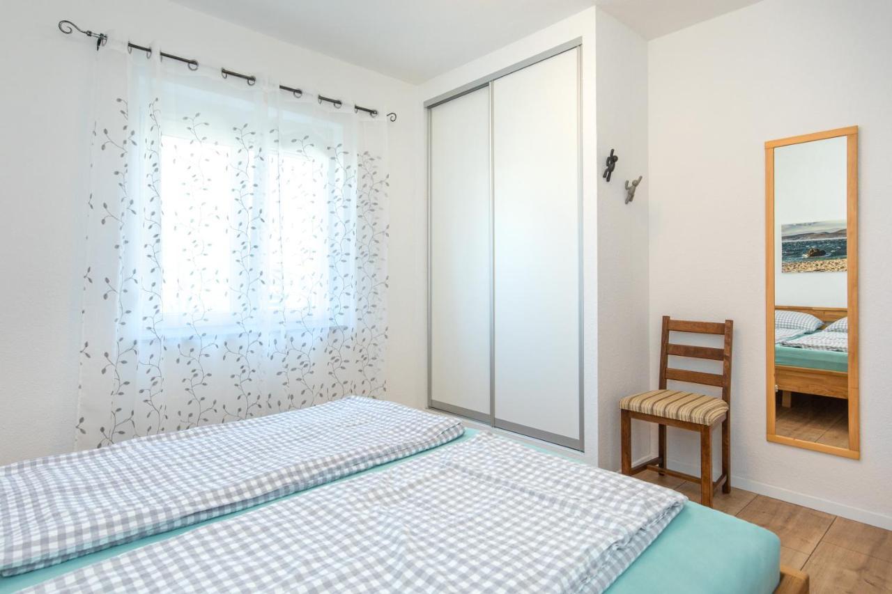 Apartments Oleander Krk Town Exterior photo