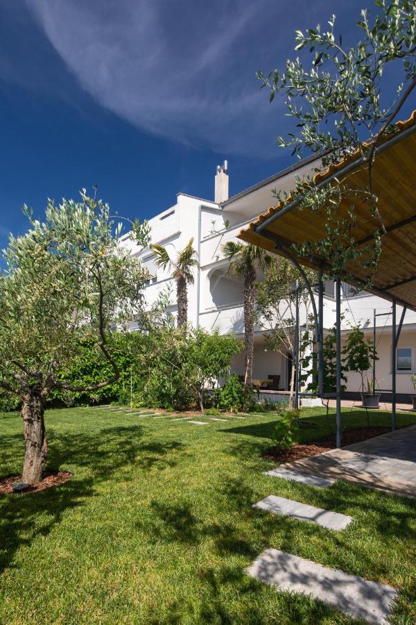 Apartments Oleander Krk Town Exterior photo