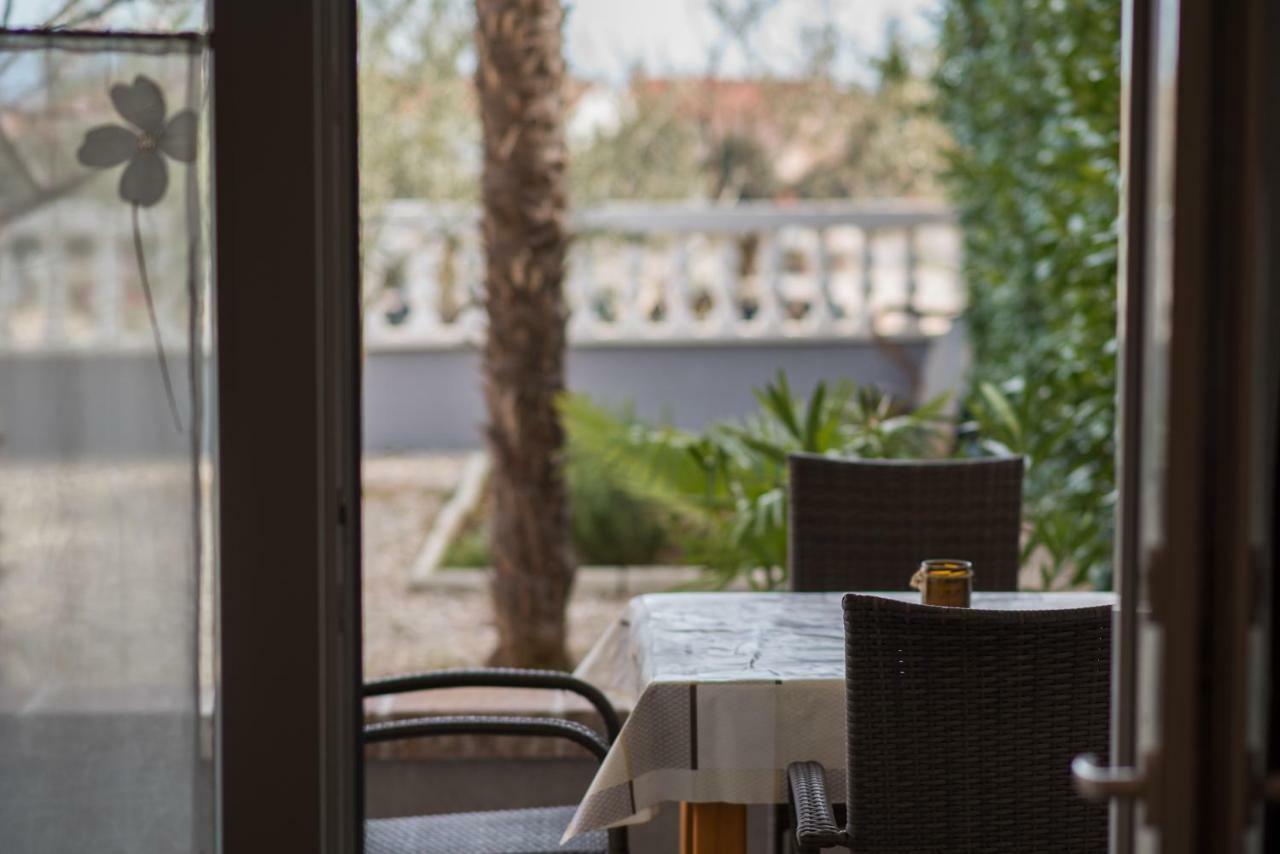 Apartments Oleander Krk Town Exterior photo